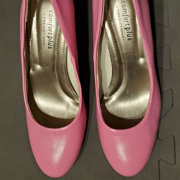 ISO Shoes for painting! - Picture 8 of 9